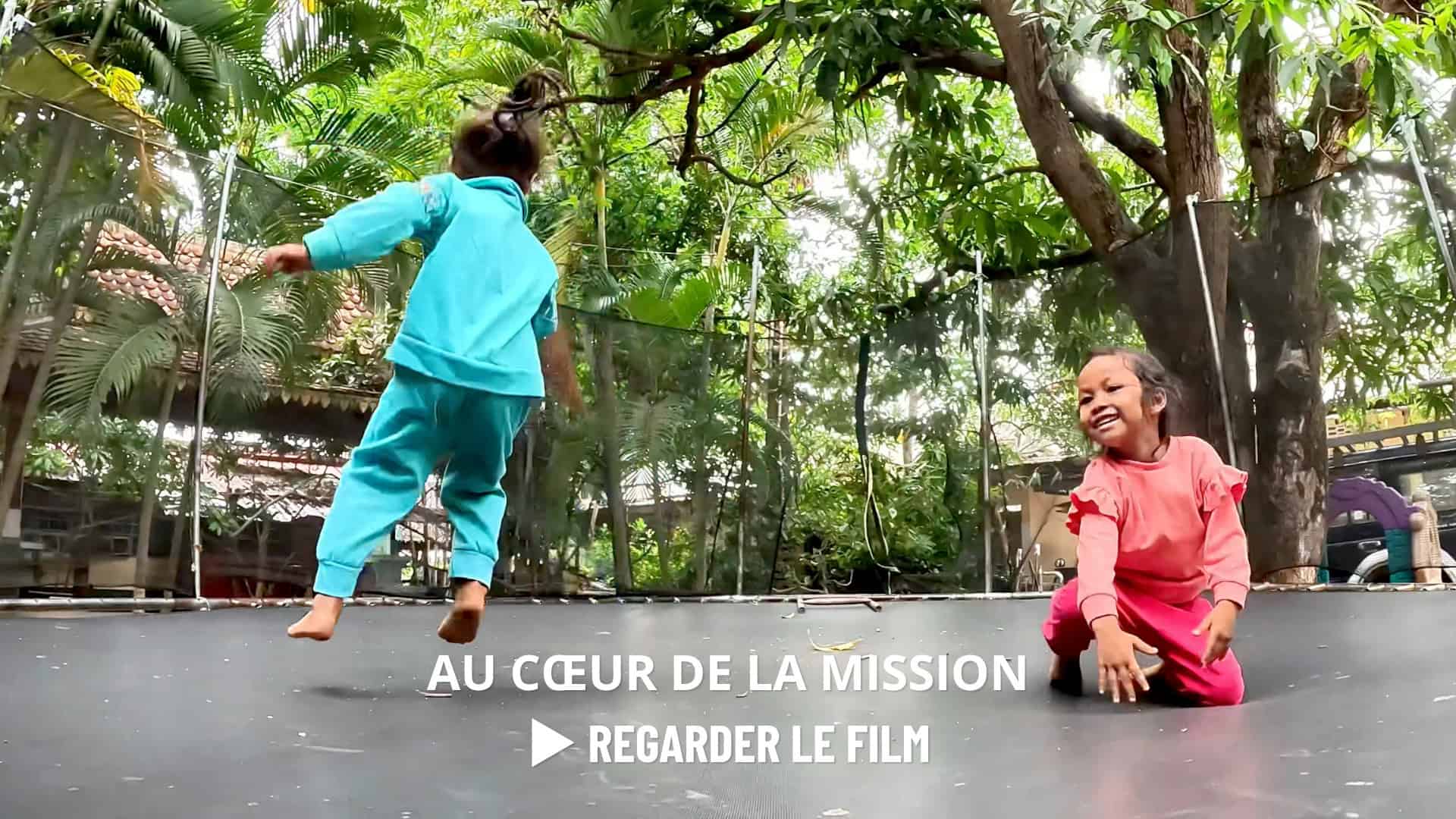 SOIGNER AUJOURD'HUI. TRANSMETTRE POUR DEMAIN. docOSTEOcam
